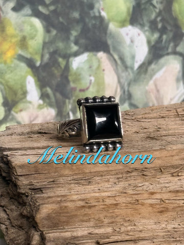 R106, onyx ring