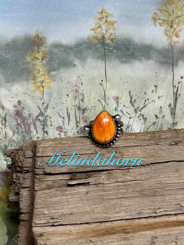 R84, orange spiny oyster set ring