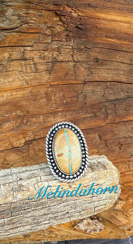 Royston Ribbon ring