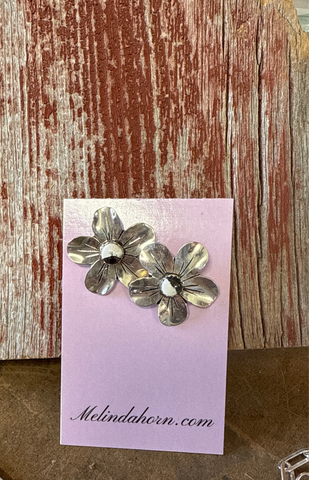 MC Forget Me Not flowers White Buffalo