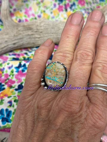Royston Ribbon ring